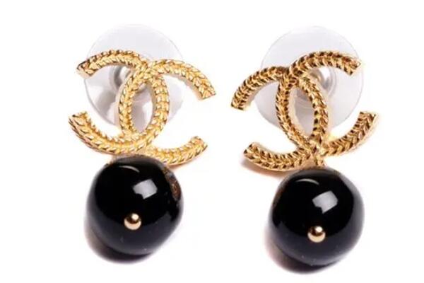 东乡县回收香奈儿吊坠首饰